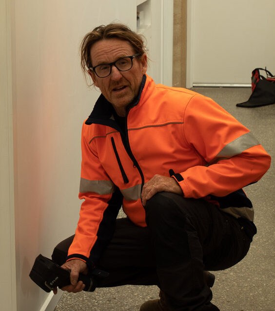 Hobart building inspector Chris from Hobart Building Inspections on site